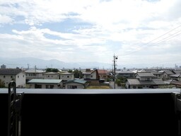 写真は303号室です。（参考）