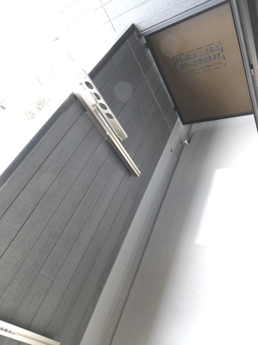 写真は303号室です。（参考） ヴィクトワール　オカ