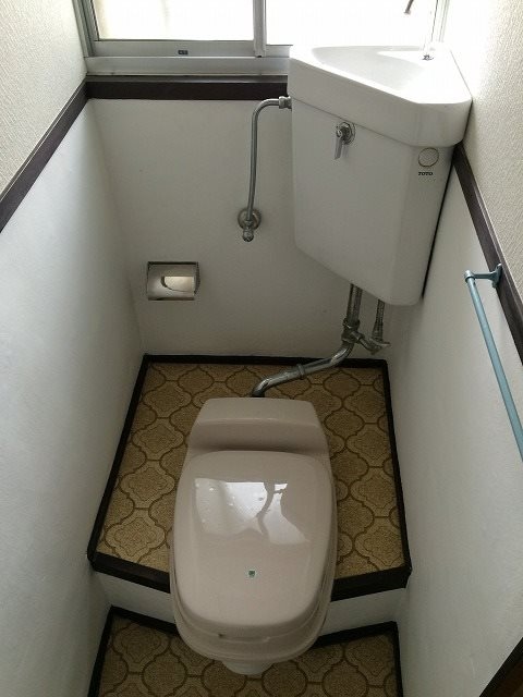 写真は201号室です（参考） コーポラスマツシタ