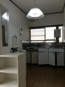 写真は201号室です（参考） コーポラスマツシタ