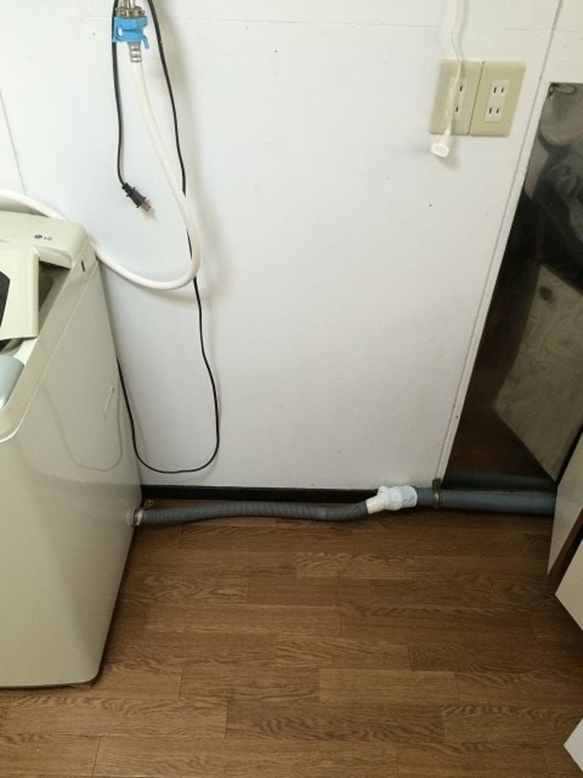 写真は201号室です（参考） コーポラスマツシタ