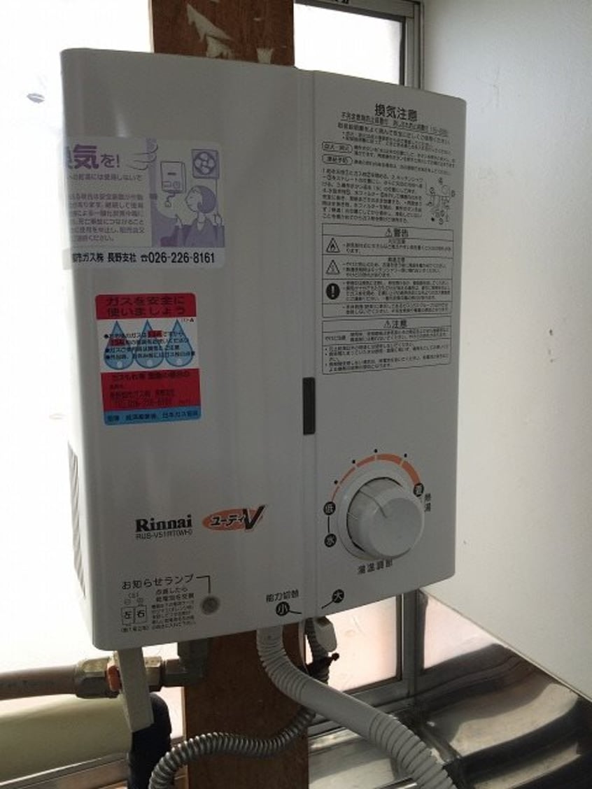 写真は201号室です（参考） コーポラスマツシタ