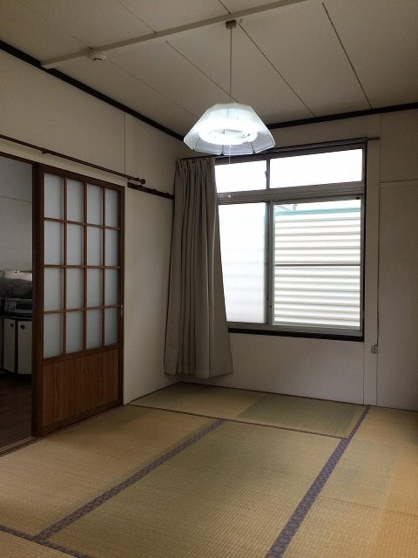 写真は201号室です（参考） コーポラスマツシタ