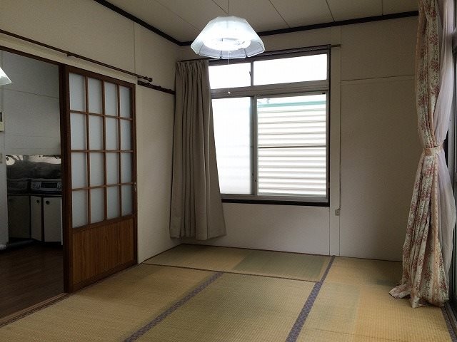 写真は201号室です（参考） コーポラスマツシタ