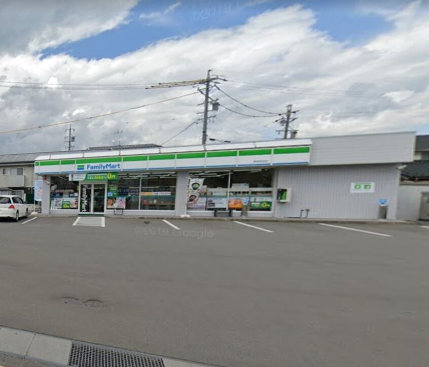 ﾌｧﾐﾘｰﾏｰﾄ 長野上高田店(コンビニ)まで765m T’sスクエアII