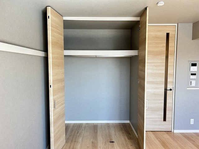 写真は303号室です（参考） シャーメゾン柊