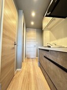 写真は303号室です（参考） シャーメゾン柊