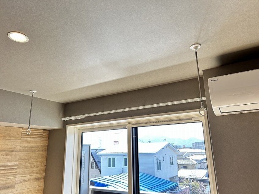 写真は303号室です（参考） シャーメゾン柊