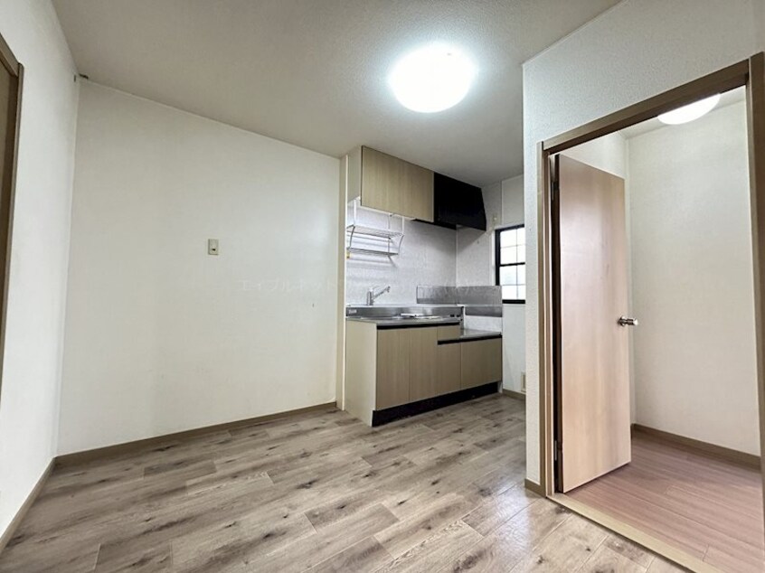 画像は101号室です（参考） シャルマン