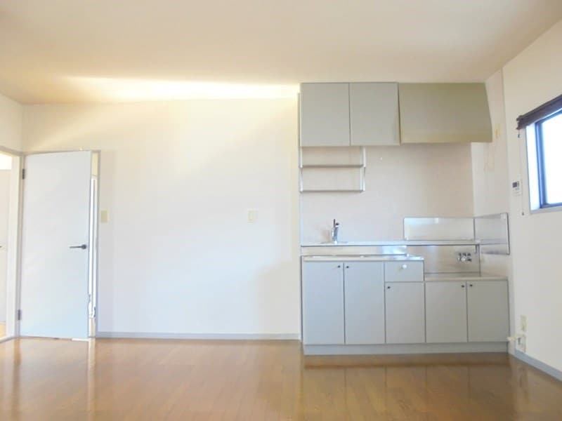 写真は202号室です。（参考） ウインディア村田