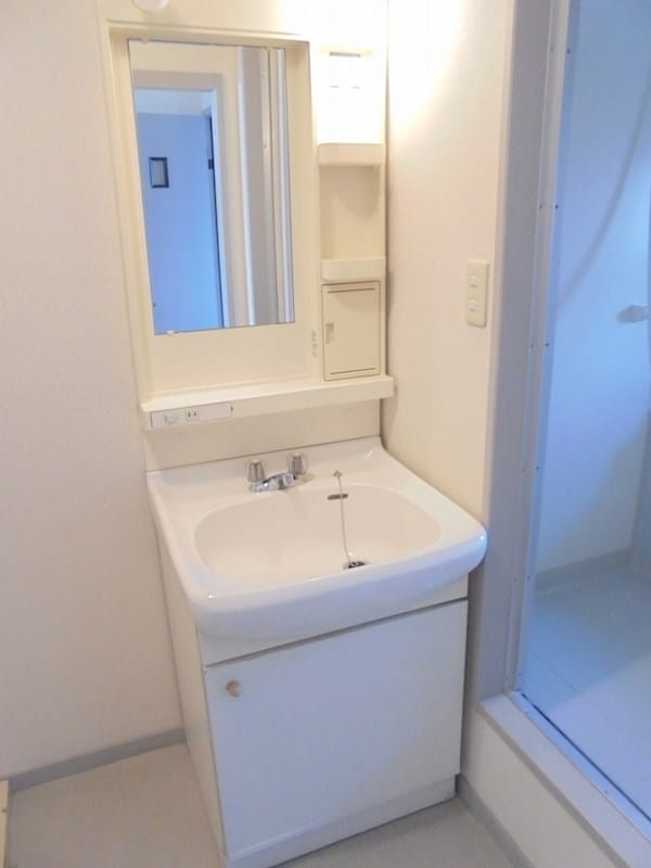 写真は202号室です。（参考） ウインディア村田