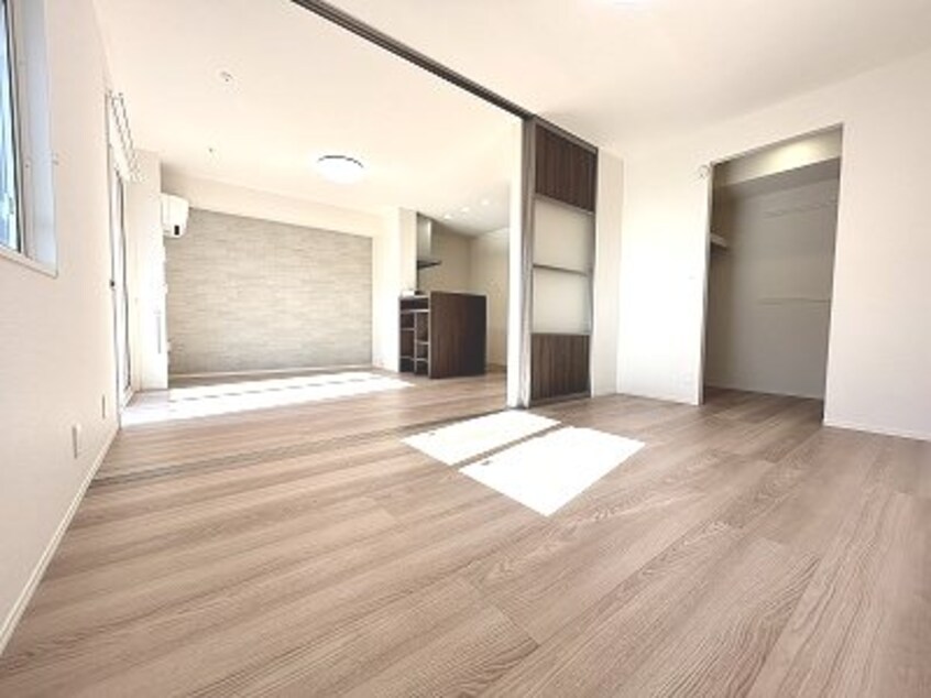 ※写真は101号室のものです。（参考） Glicina