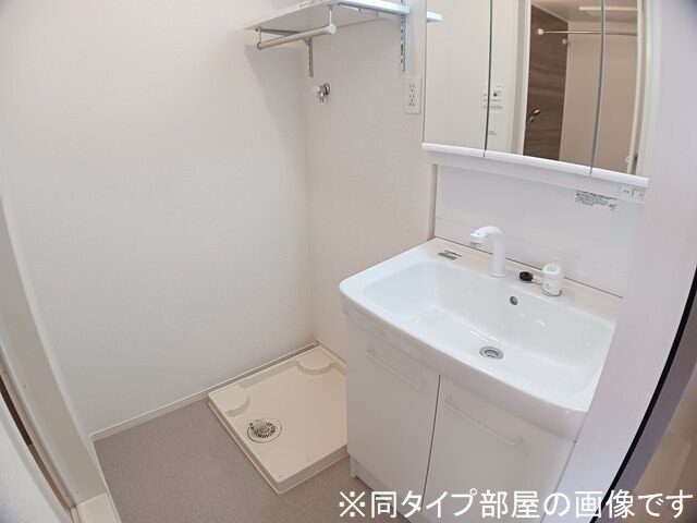  メゾンラテ稲葉