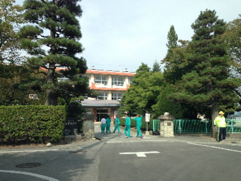 飯田市立松尾小学校(小学校)まで2007m スターテラスグローリア