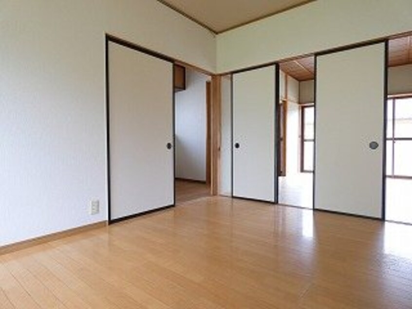  タザマアパート