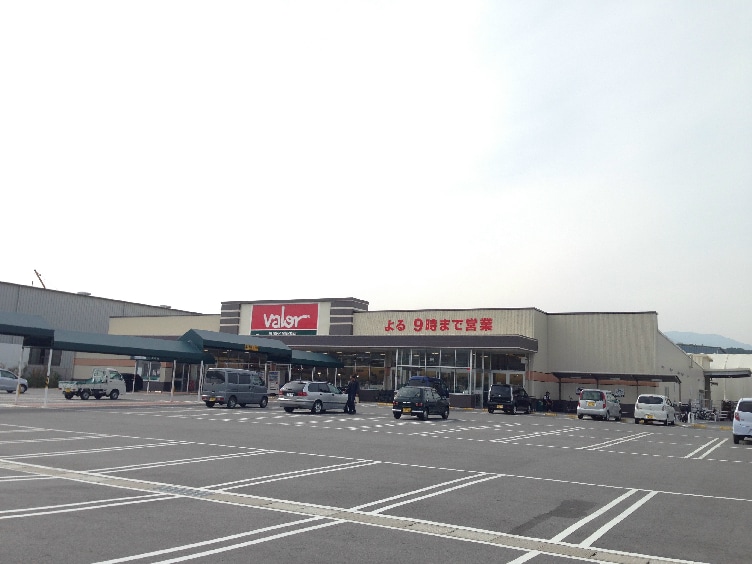ﾊﾞﾛｰ 松尾店(スーパー)まで1300m ハイツイズミ