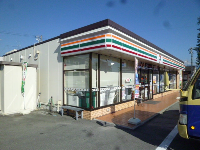 ｾﾌﾞﾝｲﾚﾌﾞﾝ 飯田白山町店(コンビニ)まで364m 箕瀬レジデンス