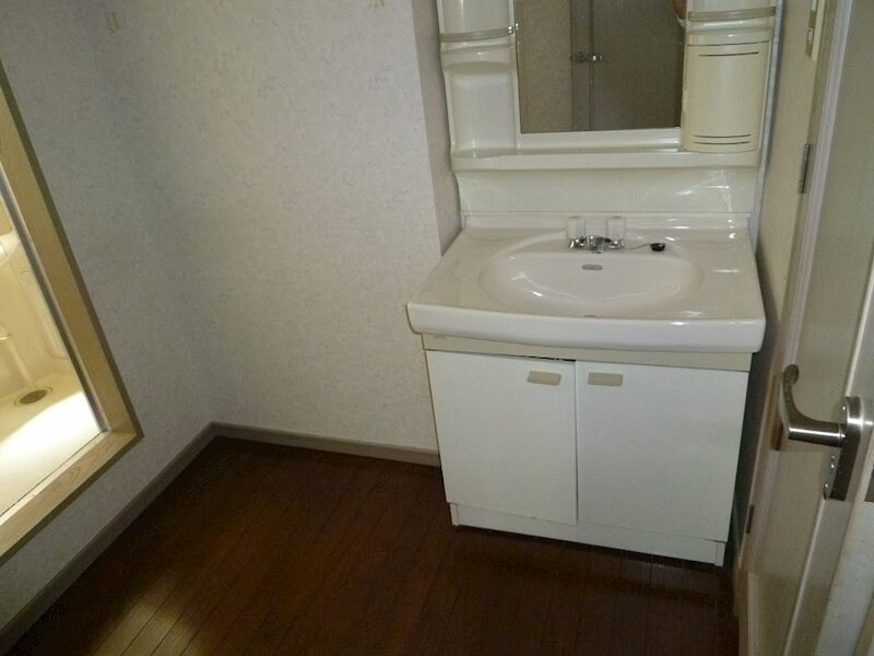  レジデンス亜美江