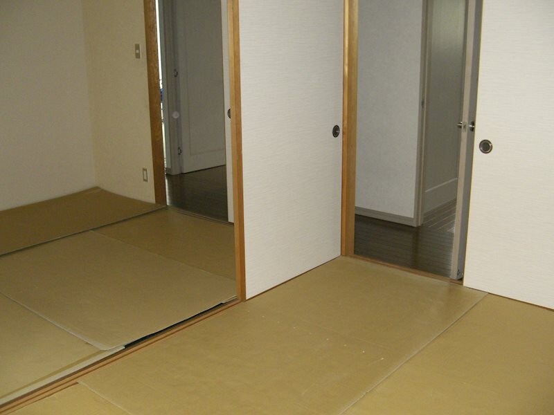  レジデンス亜美江