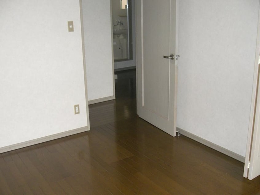  レジデンス亜美江