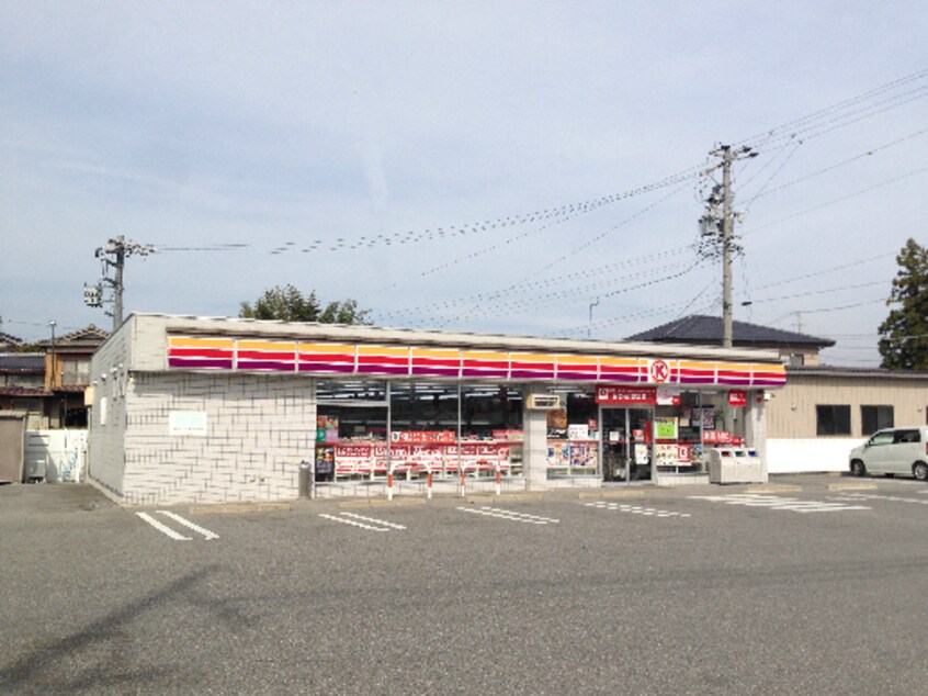 ｻｰｸﾙK 飯田上郷別府店(コンビニ)まで764m ファミール三国