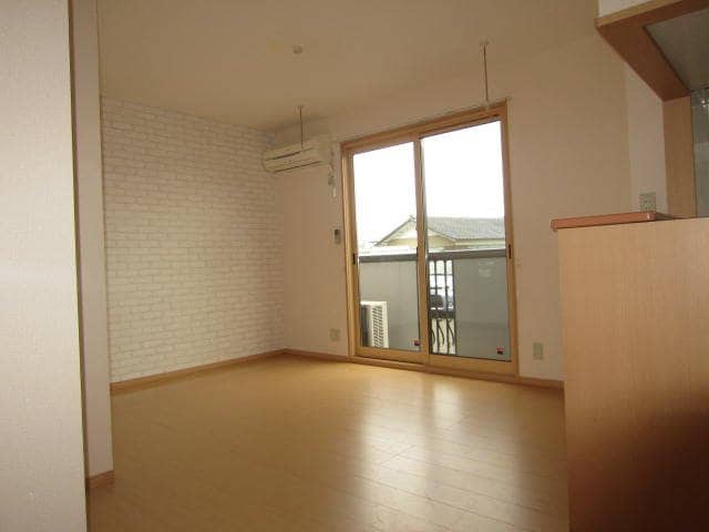  リビングタウン砂払A