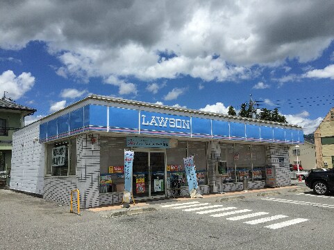 ﾛｰｿﾝ 飯田鼎一色店(コンビニ)まで819m サンハイツＢ