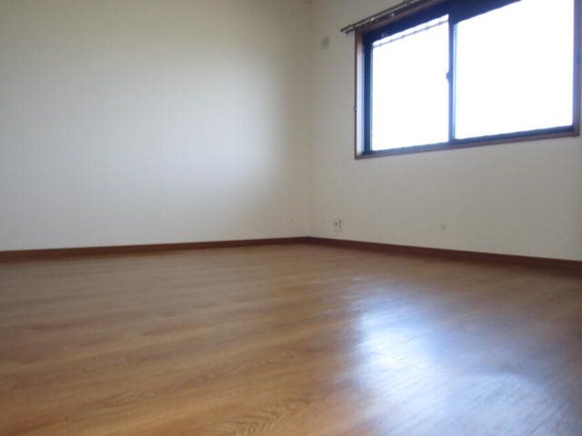  サニーデイパレス