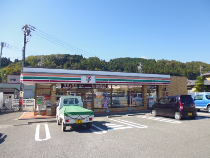 ｾﾌﾞﾝｲﾚﾌﾞﾝ 高森吉田店(コンビニ)まで463m ブルースカイ吉田