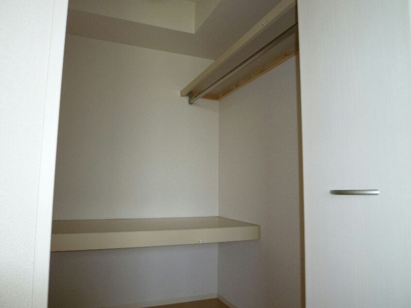  ロイヤルコート大瀬木II