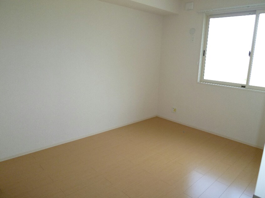  ロイヤルコート大瀬木II