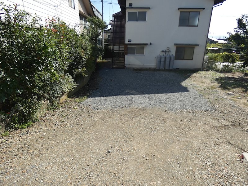  高岡荘