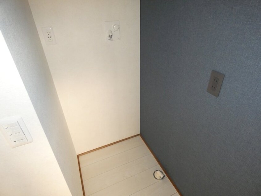  高岡荘