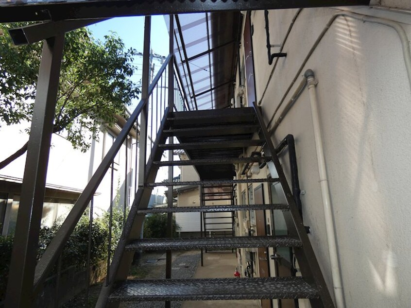  高岡荘