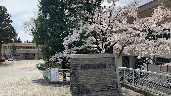 松川町立松川中学校(中学校/中等教育学校)まで2735m 松川住宅