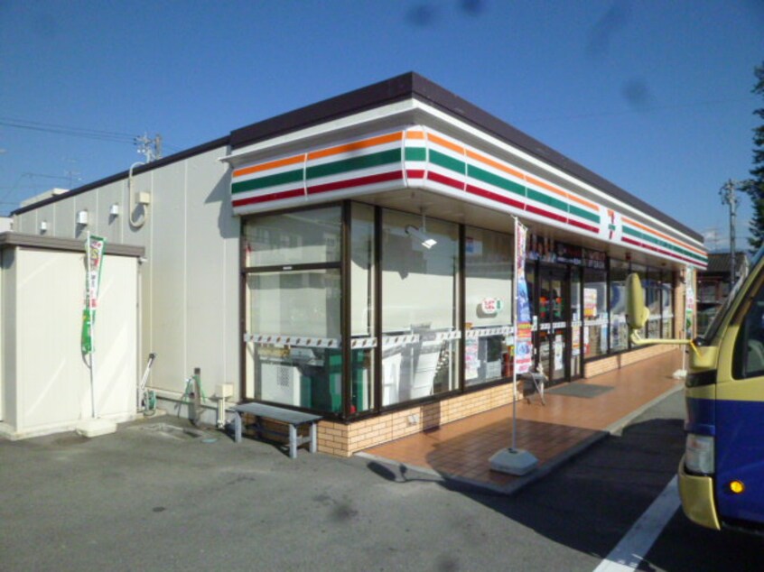 ｾﾌﾞﾝｲﾚﾌﾞﾝ 飯田白山町店(コンビニ)まで369m 喜楽荘B