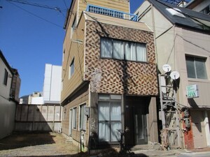 中央通り3丁目貸家