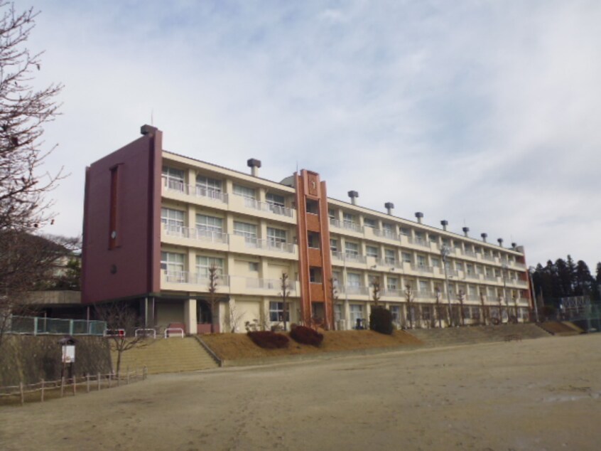 飯田市立飯田西中学校(中学校/中等教育学校)まで1638m サクラ貸家2