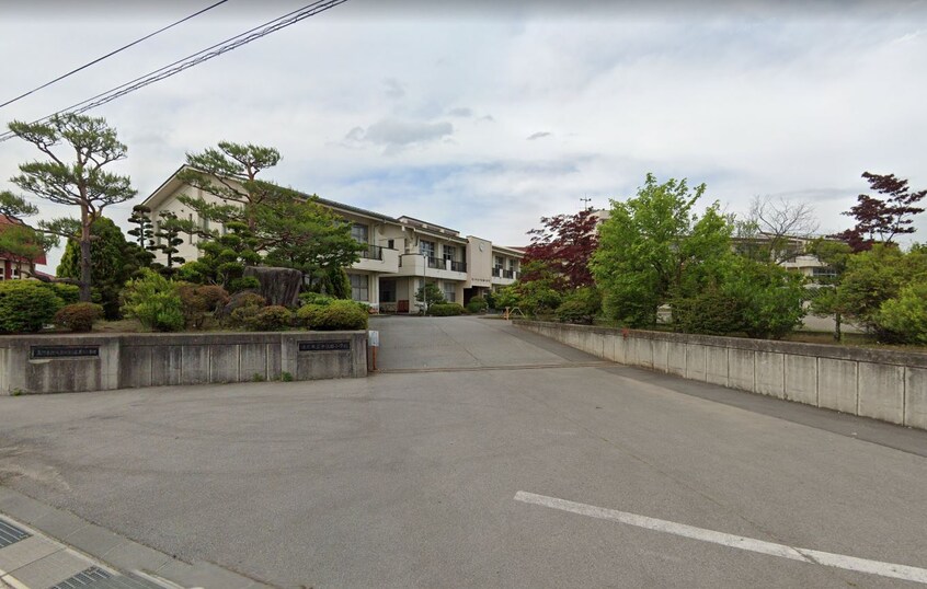 中佐都小学校(小学校)まで877m エアリーハウス