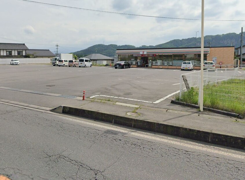 ｾﾌﾞﾝｲﾚﾌﾞﾝ 小諸小原店(コンビニ)まで379m ユア・ハイツ