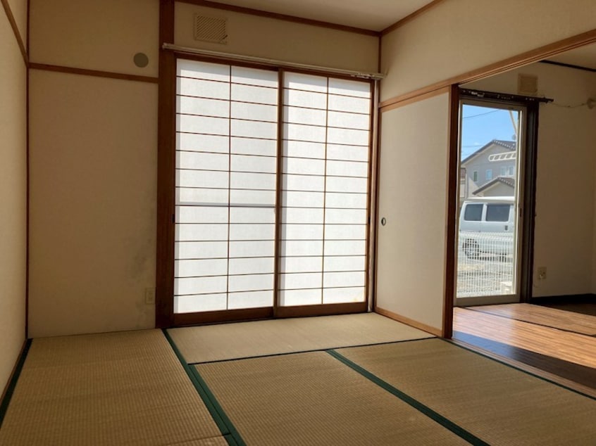 洋室に変更します。 リバーストーンI