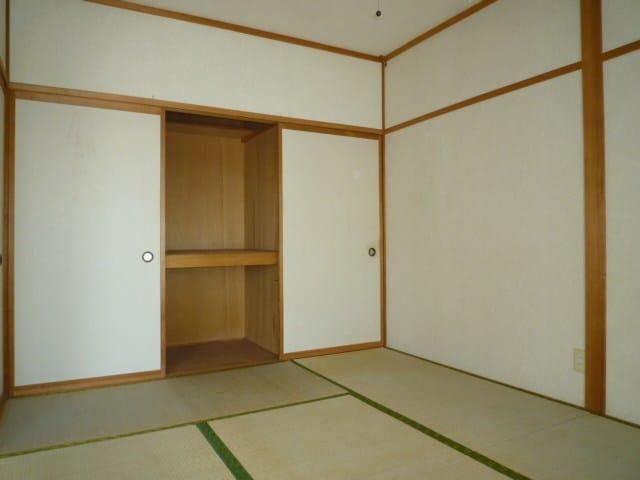 洋室に変更します。 リバーストーンI