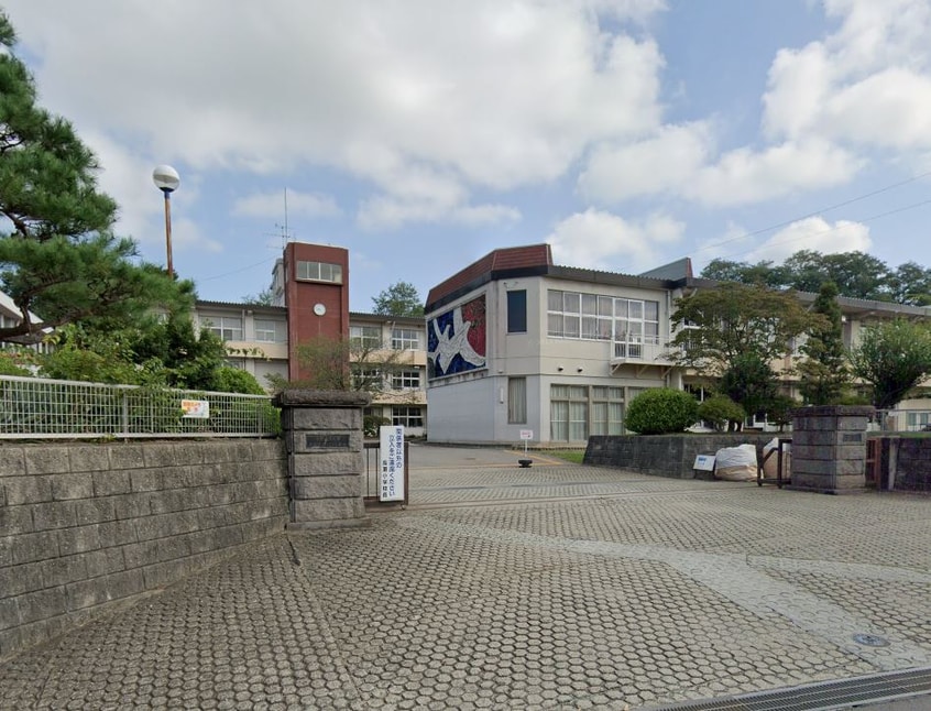 高瀬小学校(小学校)まで1239m シャンブル・ドットＭ