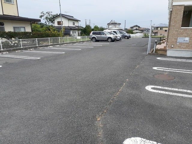  パインアヴェニューC