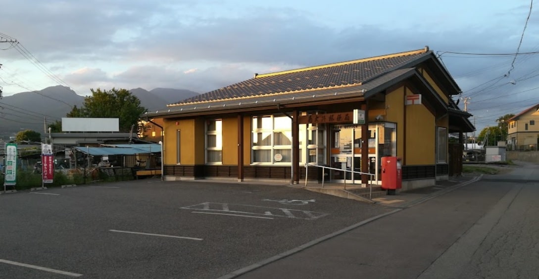 南大井郵便局(郵便局)まで1052m カノン