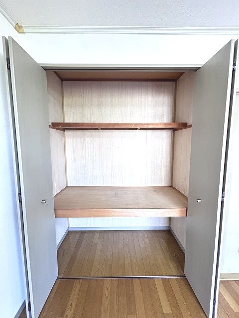  ベルスビック新井