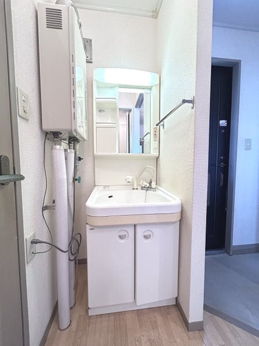  ベルスビック新井