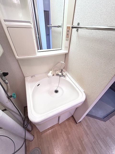  ベルスビック新井