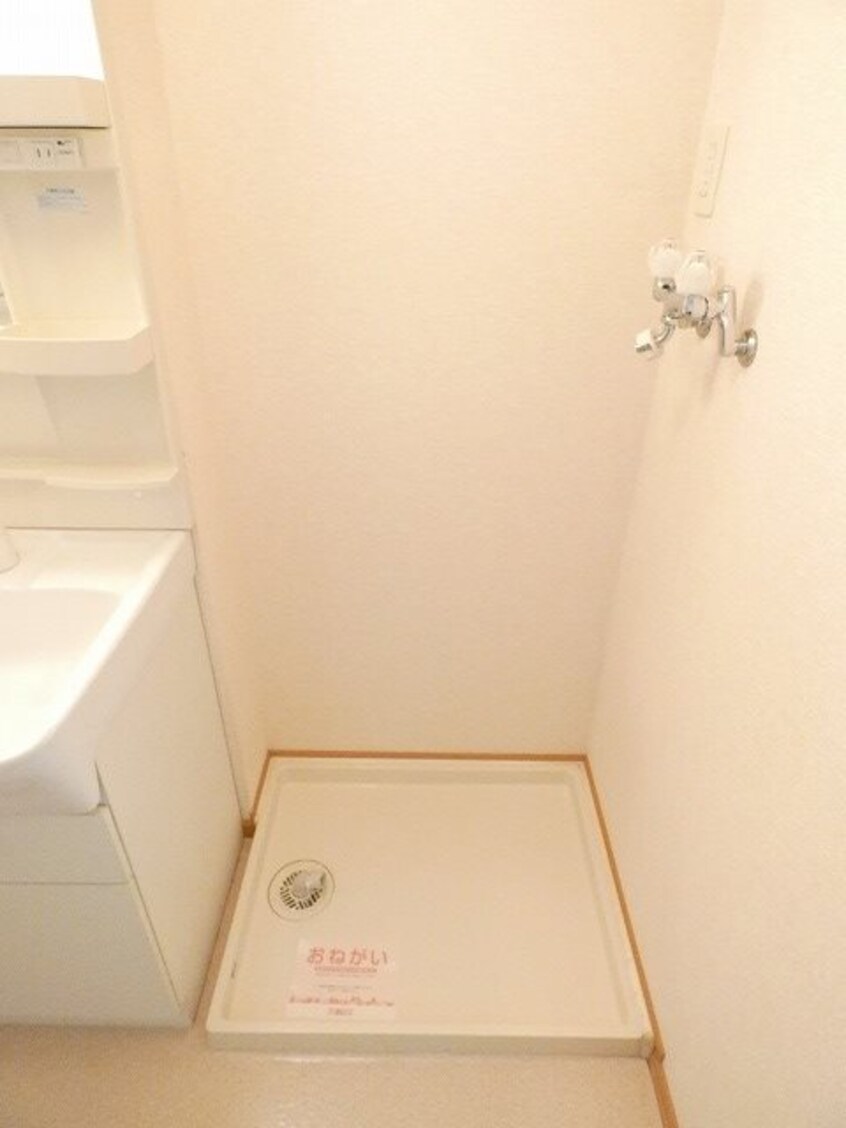  アヴェニール・プラースＢ