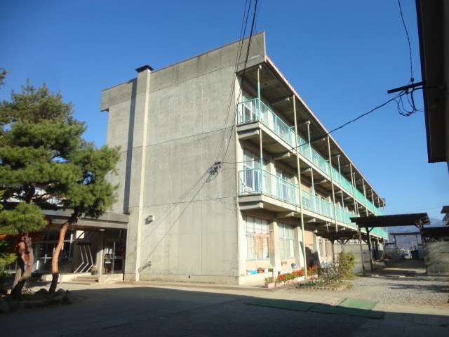 長野市立下氷鉋小学校(小学校)まで1433m ガーデンハウス